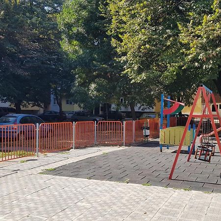 Апартамент За Гости Ива Roese Buitenkant foto